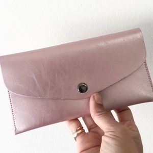 MINIMAL WALLET IPHONE POUCH IN ROSE GOLD